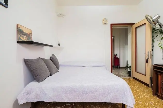 Tek Büyük Yataklı Oda, Ortak Banyo