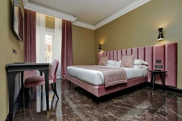 Classic Tek Büyük veya İki Ayrı Yataklı Oda