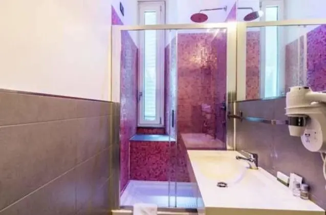 Basic Tek Büyük Yataklı Oda