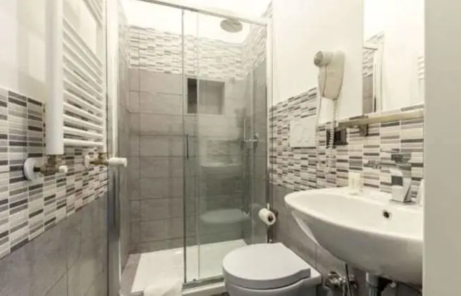 Basic Tek Büyük Yataklı Oda