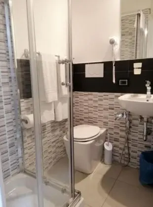 Basic Tek Büyük Yataklı Oda