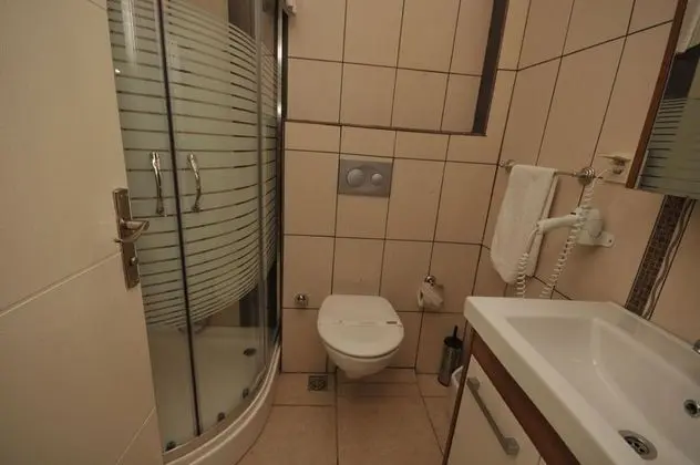 Standart Oda, Kara Manzaralı