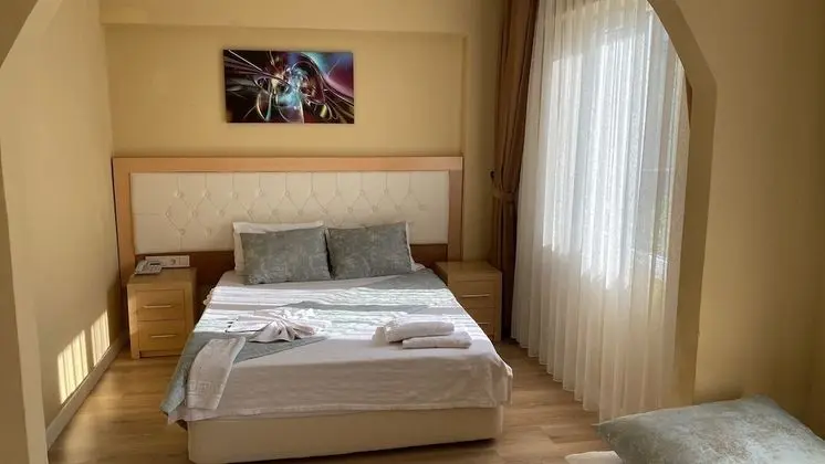 Deluxe Tek Büyük Yataklı Oda
