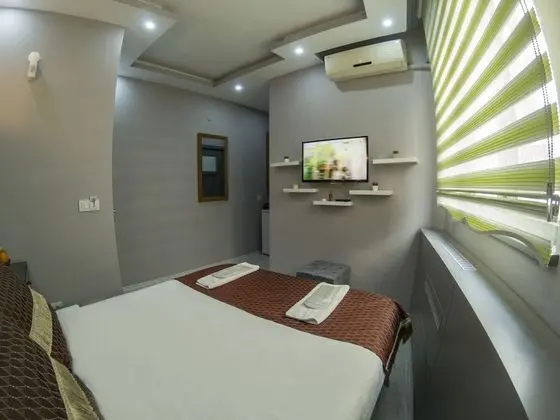 Economy Room
