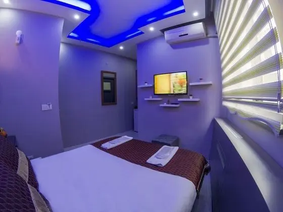 Economy Room