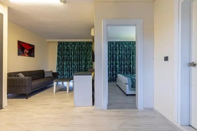 Aile Odası, Kara Manzaralı, 2. Kat Balkonlu