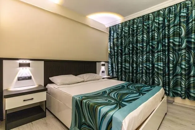 Aile Odası, Kara Manzaralı, 2. Kat Balkonlu