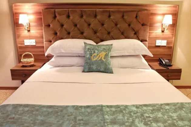 Junior Suite Custom Room