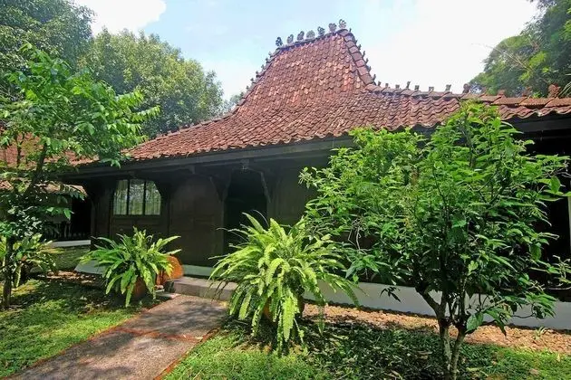Arum Villa (Mountain or Garden View)