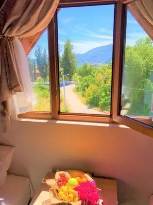 Aile Odası, Kara Manzaralı