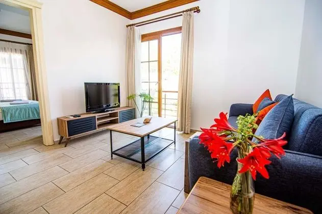 Connection Suite, Havuz Manzaralı, Balkonlu veya Fransız Balkonlu