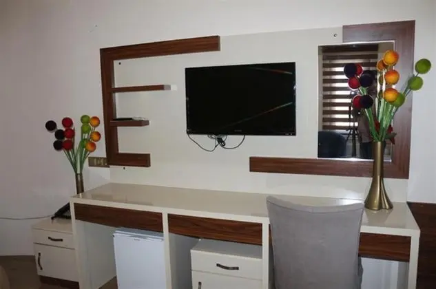Quad Standart Oda, Sokak Manzaralı, Balkonsuz