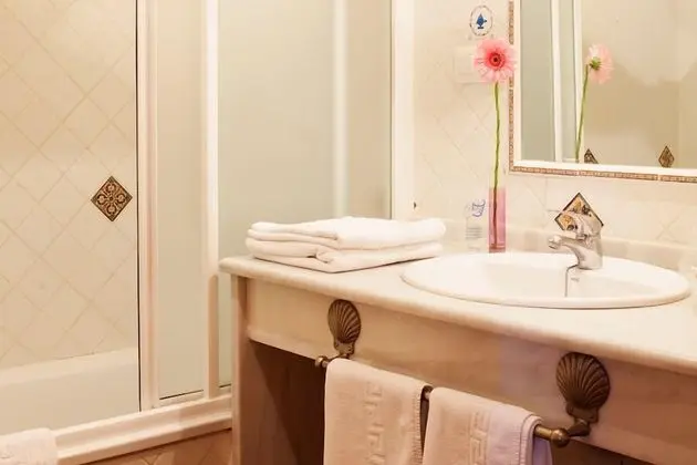 Standard Tek Büyük Yataklı Oda, Bahçe Manzaralı