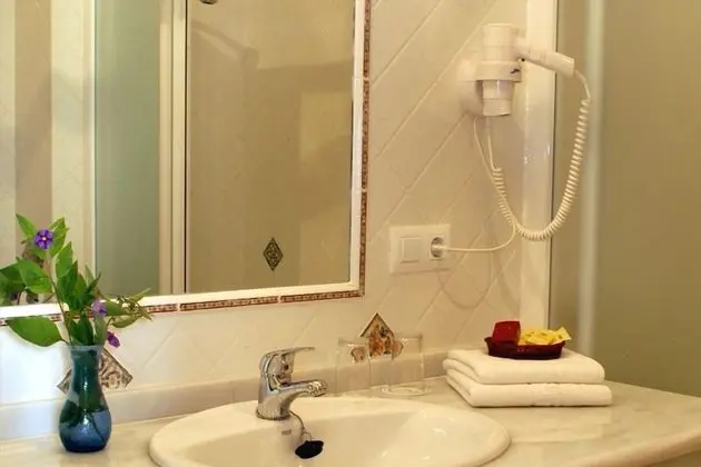 Standard Tek Büyük Yataklı Oda, Bahçe Manzaralı