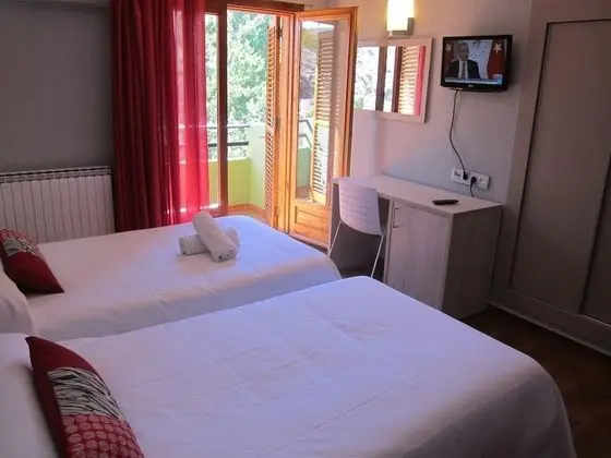 Standard Tek Büyük veya İki Ayrı Yataklı Oda, Balkon