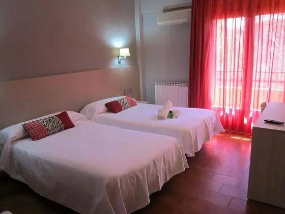 Standard Tek Büyük veya İki Ayrı Yataklı Oda, Balkon