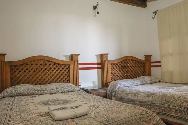 Basic Dört Kişilik Oda, 2 Çift Kişilik Yatak, Sigara İçilmez