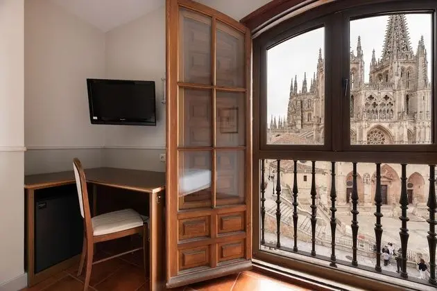 Üç Kişilik Oda (vistas a la catedral)