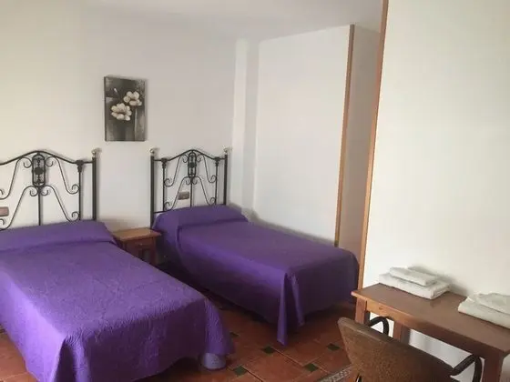 Basic Tek Büyük veya İki Ayrı Yataklı Oda