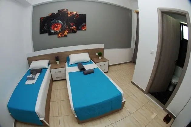 Tek Büyük veya İki Ayrı Yataklı Oda