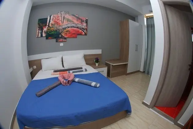 Tek Büyük veya İki Ayrı Yataklı Oda