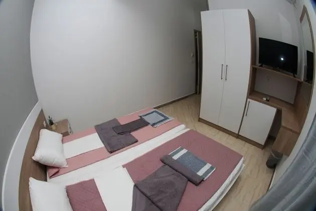 Tek Büyük veya İki Ayrı Yataklı Oda