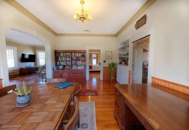 Ev (Mesquite Creek Farmhouse)