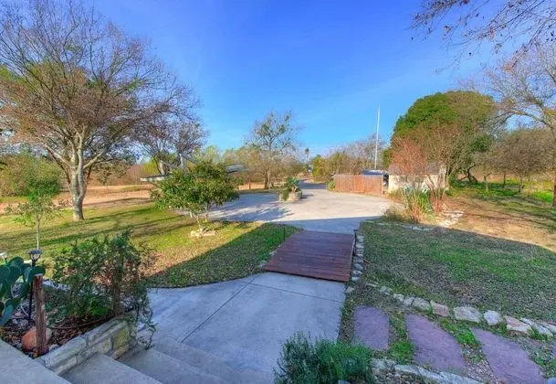 Ev (Mesquite Creek Farmhouse)