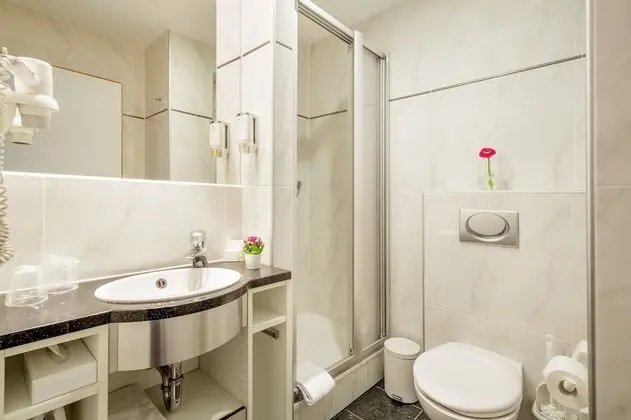 Standard Tek Büyük veya İki Ayrı Yataklı Oda, Balkon
