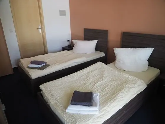 Tek Büyük veya İki Ayrı Yataklı Oda