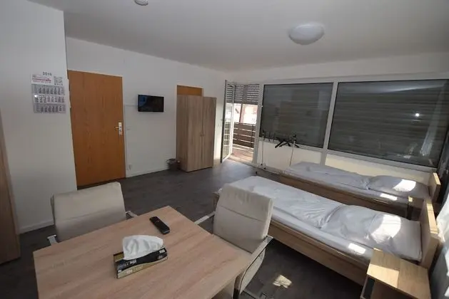 Room 93-03
