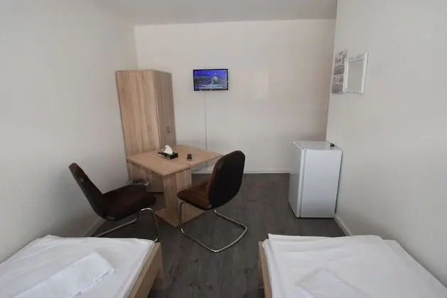 Room 93-03