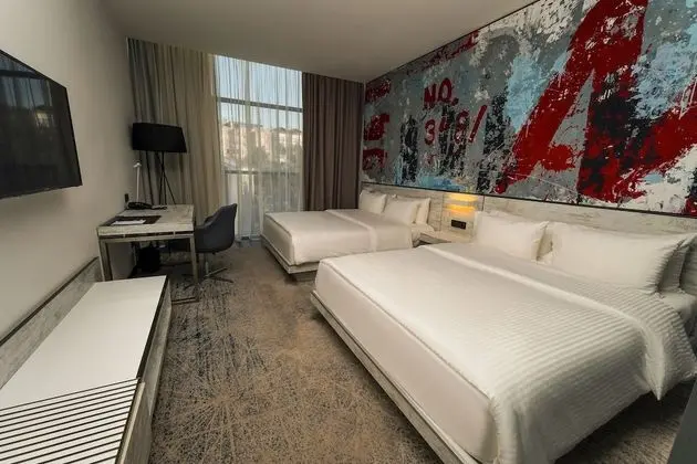 Superior Queen Twin Room