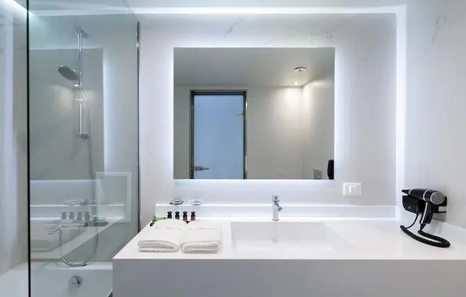 Superior Üç Kişilik Oda, Balkon, Deniz Manzaralı