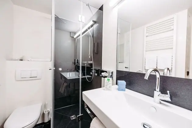 Basic Tek Büyük Yataklı Oda