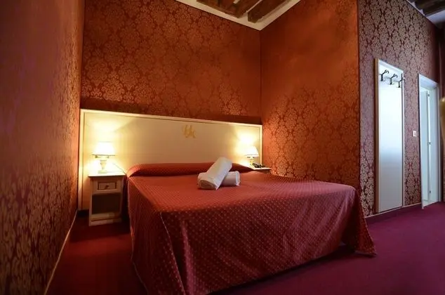 Classic Tek Büyük Yataklı Oda