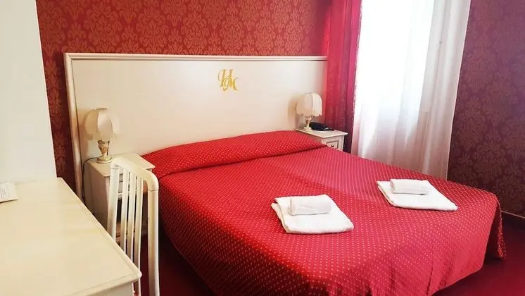 Classic Tek Büyük Yataklı Oda