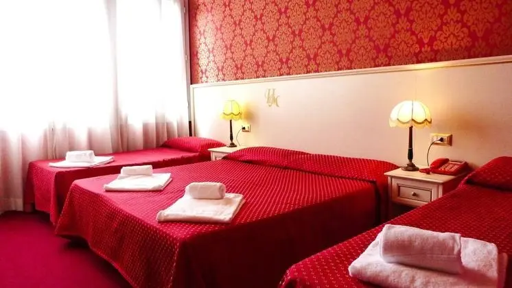 Dört Kişilik Oda (External bathroom)