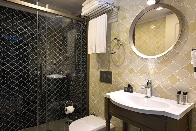 Superior Tek Büyük veya İki Ayrı Yataklı Oda