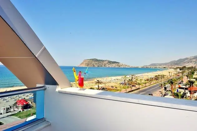 Standart Oda, Deniz Manzaralı, Balkonlu