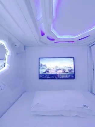 Single Space Pod ( Single Bed) in Mixed Dormitory Room