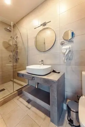 Standard Tek Büyük Yataklı Oda