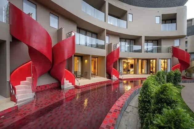 Executive Oda, 3 Yatak Odası, Sigara İçilmez, Havuz Manzaralı