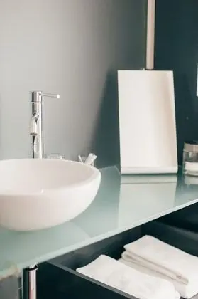 Design Tek Büyük Yataklı Oda, Sıcak Su Havuzu (Lilly)