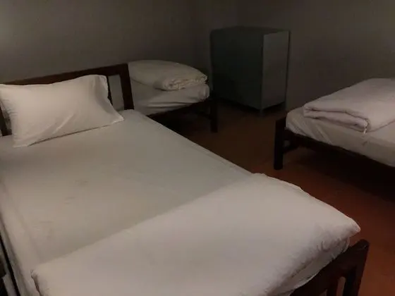 Ortak Ranzalı Oda, Karma Ranzalı Oda, Ortak Banyo (4-Bed Mixed Dorm)