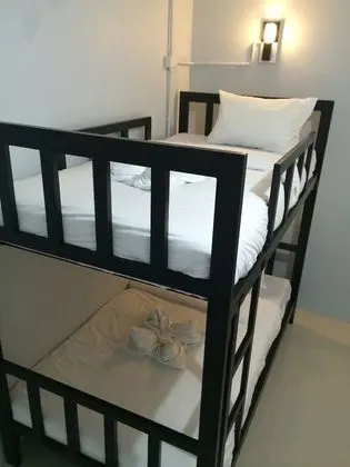 Ortak Ranzalı Oda, Karma Ranzalı Oda, Ortak Banyo (4-Bed Mixed Dorm)