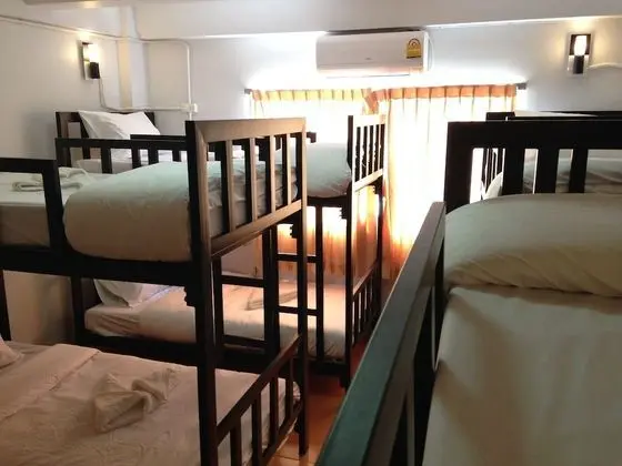 Ortak Ranzalı Oda, Karma Ranzalı Oda, Ortak Banyo (8-Bed Mixed Dorm)