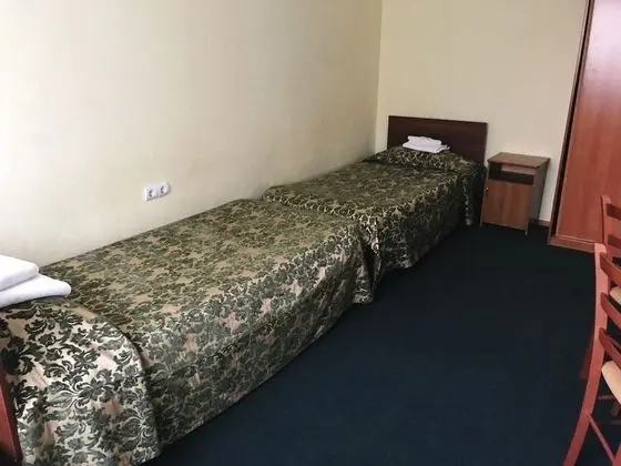 Economy Üç Kişilik Oda, Ortak Banyo