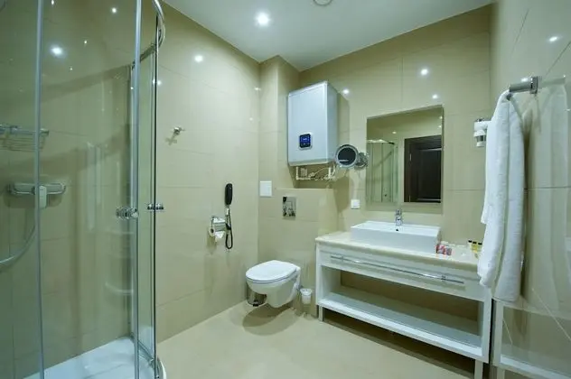 Deluxe Tek Büyük Yataklı Oda