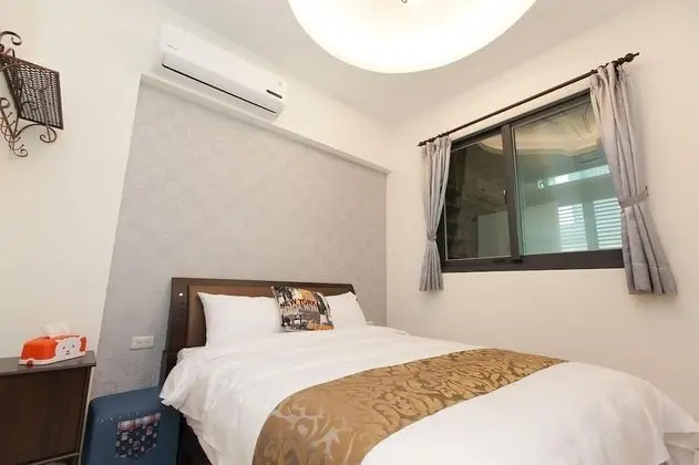 Tek Büyük Yataklı Oda, Ortak Banyo (B101)